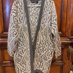 NEW! JEANNE PIERRE Women's Cardigan - Cream and Gray Pattern size small